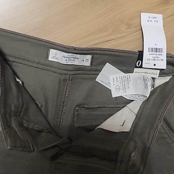 NWT Abercrombie & Fitch Green Boyfriend Short - Picture 7 of 9